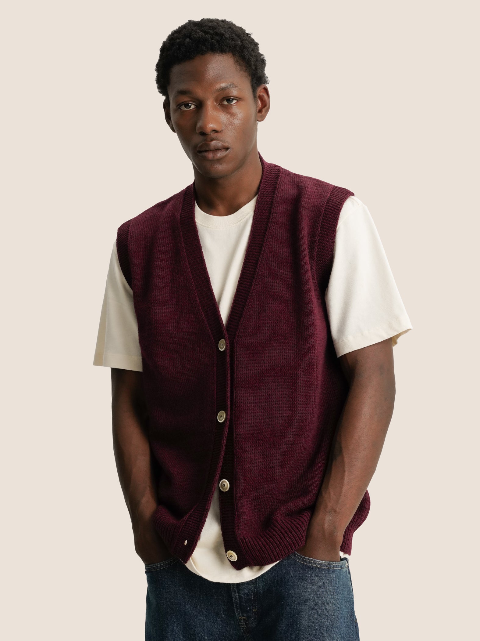 BURGUNDY KNITTED VEST