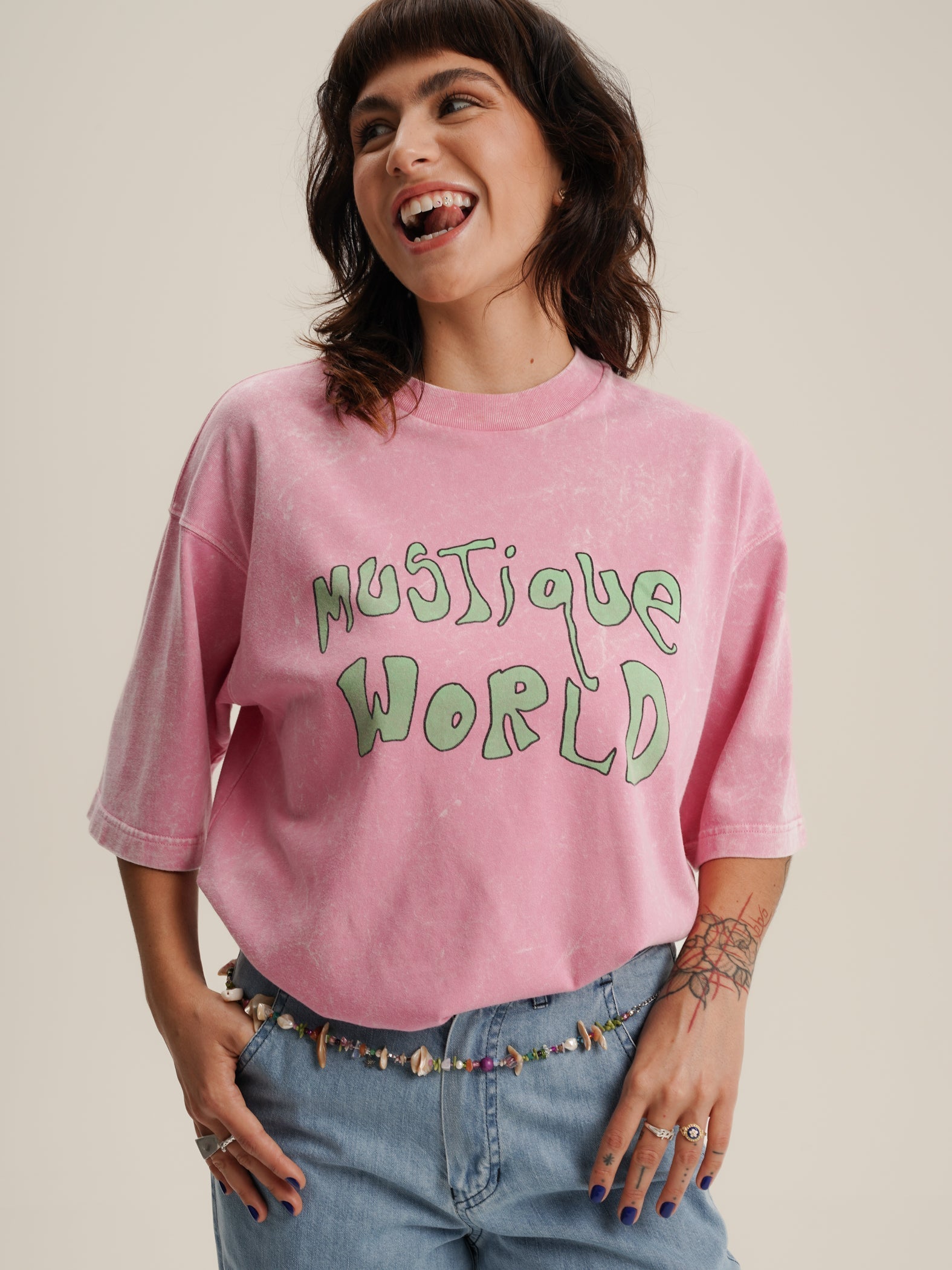 PINK MUSTIQUE WORLD T-SHIRT